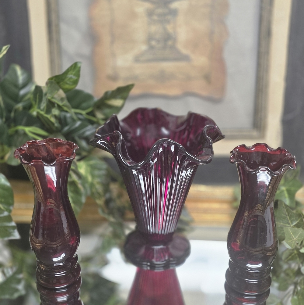Fenton Sheffield Flared Ruffled Glass Vase & 2 Achor Hocking Accent Vases